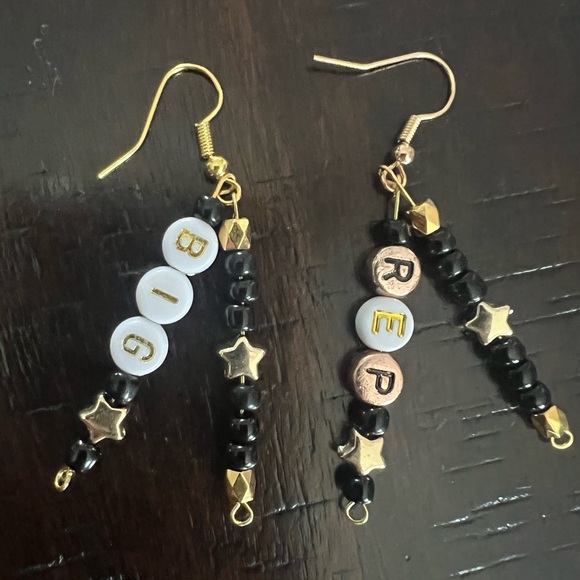 Taylor Swift Reputation Era Earrings for Eras Tour - Picture 5 of 6